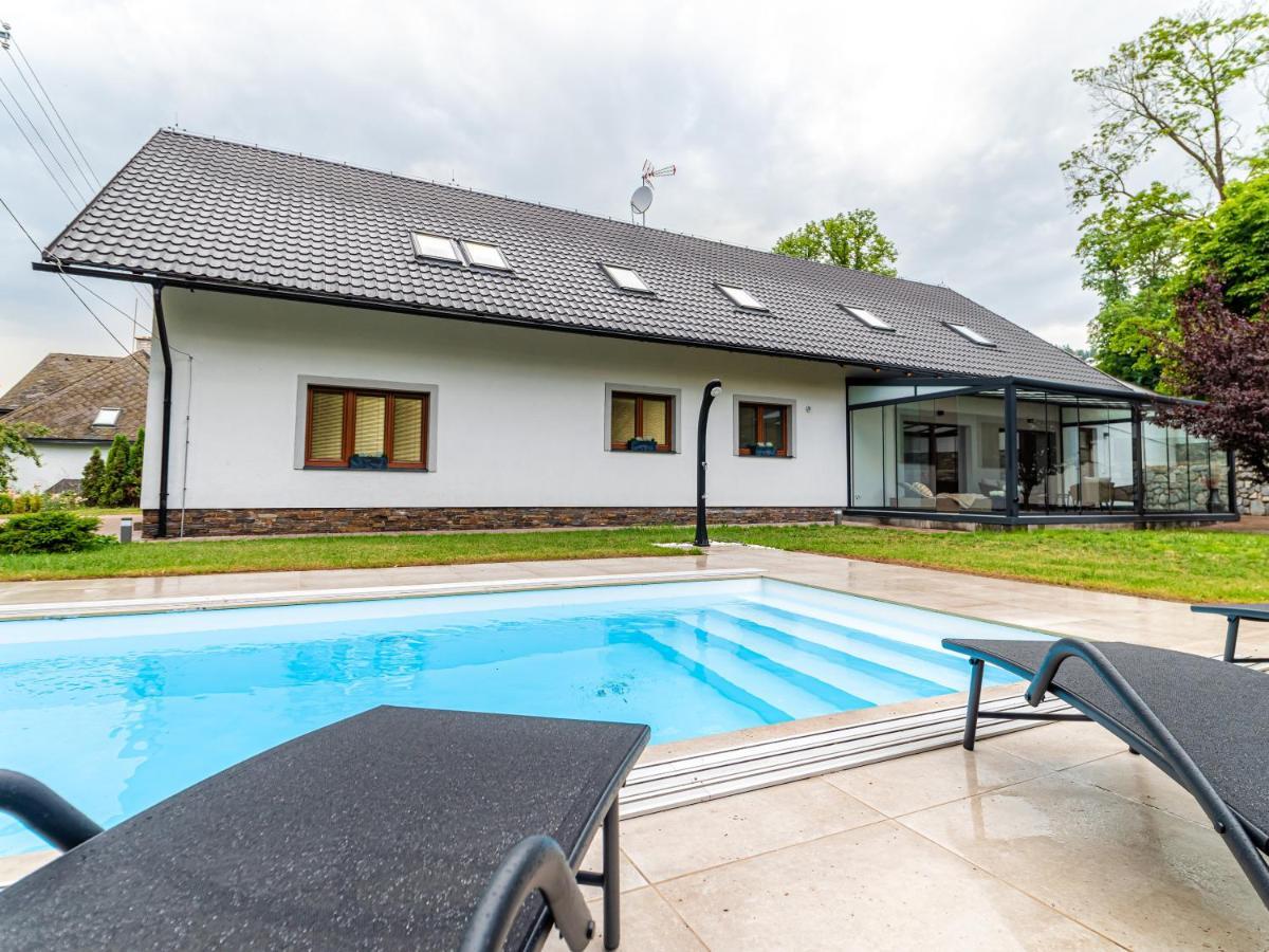 Villa U Zamku Sobotin Luaran gambar